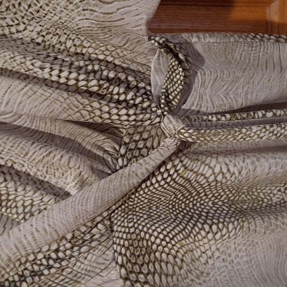 Jennifer Lopez Green Drape Neck Snake Print Wrap Tie Front Top - Picture 3 of 7